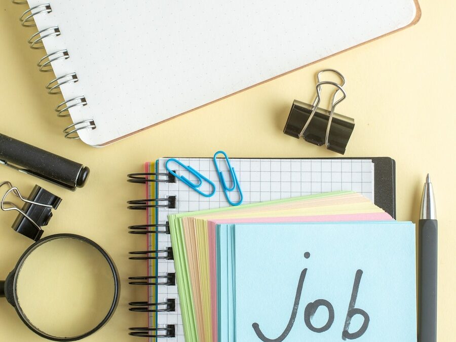 مسؤول تعاقدات بالعمولة